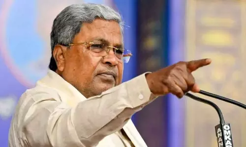 കര്ണാടക മുഖ്യമന്ത്രി സിദ്ധരാമയ്യ വരുന്ന വ്യാഴാഴ്ച അല്ലെങ്കിൽ വെള്ളിയാഴ്ച രാജിവെച്ചേക്കുമെന്ന് സൂചന കര്ണാടക മുഖ്യമന്ത്രി സിദ്ധരാമയ്യ വരുന്ന വ്യാഴാഴ്ച അല്ലെങ്കിൽ വെള്ളിയാഴ്ച രാജിവെച്ചേക്കുമെന്ന് സൂചന