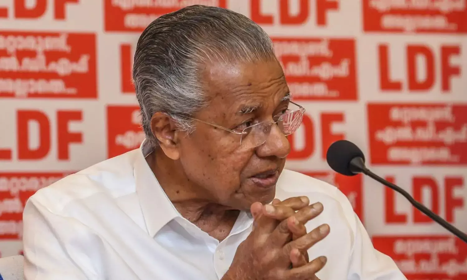 പിണറായി വിജയന്റെ വീട്ടിൽ ഇഡി റെയ്ഡ്; അടിയന്തര സെക്രട്ടറിയേറ്റ് യോഗം വിളിച്ച് സിപിഎം, സംസ്ഥാനവ്യാപക പ്രതിഷേധം പിണറായി വിജയന്റെ വീട്ടിൽ ഇഡി റെയ്ഡ്; അടിയന്തര സെക്രട്ടറിയേറ്റ് യോഗം വിളിച്ച് സിപിഎം, സംസ്ഥാനവ്യാപക പ്രതിഷേധം