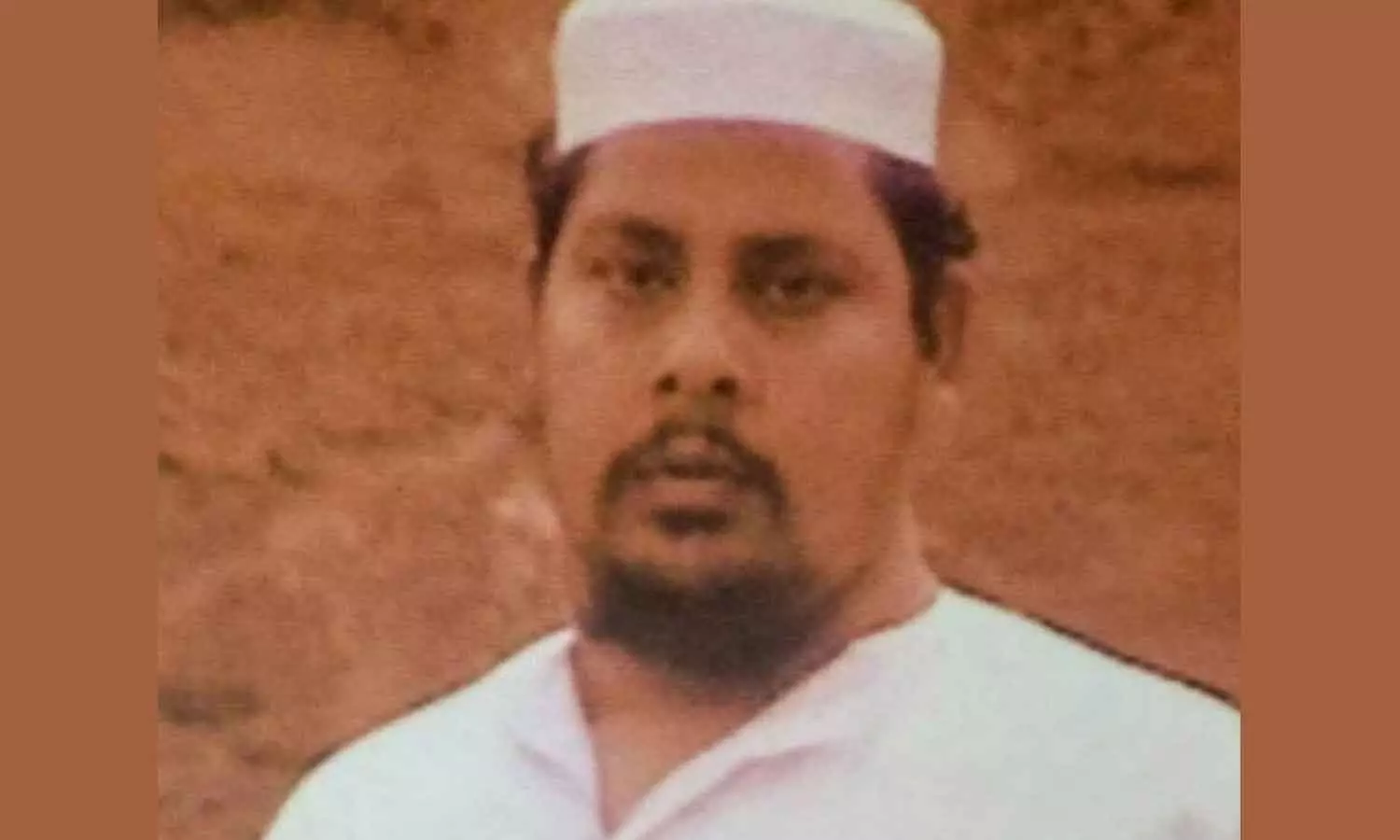 വിശ്വസനീയമായ തെളിവിന്റെ തരി പോലുമില്ല; അൽ ഖാഇദക്കായി പണം സമാഹരിച്ചുവെന്ന് ആരോപിക്കപ്പെട്ടയാളെ കോടതി വെറുതെവിട്ടു വിശ്വസനീയമായ തെളിവിന്റെ തരി പോലുമില്ല; അൽ ഖാഇദക്കായി പണം സമാഹരിച്ചുവെന്ന് ആരോപിക്കപ്പെട്ടയാളെ കോടതി വെറുതെവിട്ടു