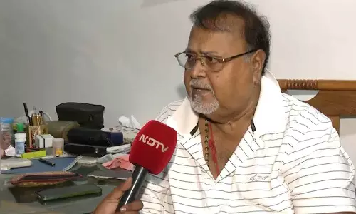 മമത അഴിമതിക്ക് കണ്ണടച്ചു, തോൽവിക്ക് ഉത്തരവാദികൾ മമതയും അഭിഷേകും; തുറന്നടിച്ച് മുൻ വിശ്വസ്തൻ പാർത്ഥ ചാറ്റർജി മമത അഴിമതിക്ക് കണ്ണടച്ചു, തോൽവിക്ക് ഉത്തരവാദികൾ മമതയും അഭിഷേകും; തുറന്നടിച്ച് മുൻ വിശ്വസ്തൻ പാർത്ഥ ചാറ്റർജി