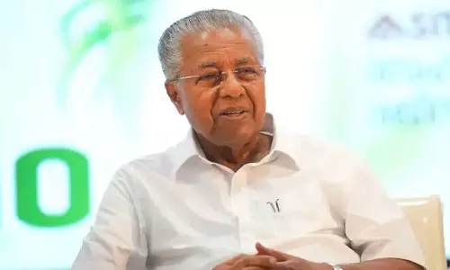 മനുഷ്യർ തമ്മിലുള്ള സാഹോദര്യവും പരസ്പര സ്നേഹവും കൂടുതൽ ദൃഢമാവട്ടെ;ബക്രീദ് ആശംസയുമായി പിണറായി വിജയൻ മനുഷ്യർ തമ്മിലുള്ള സാഹോദര്യവും പരസ്പര സ്നേഹവും കൂടുതൽ ദൃഢമാവട്ടെ;ബക്രീദ് ആശംസയുമായി പിണറായി വിജയൻ