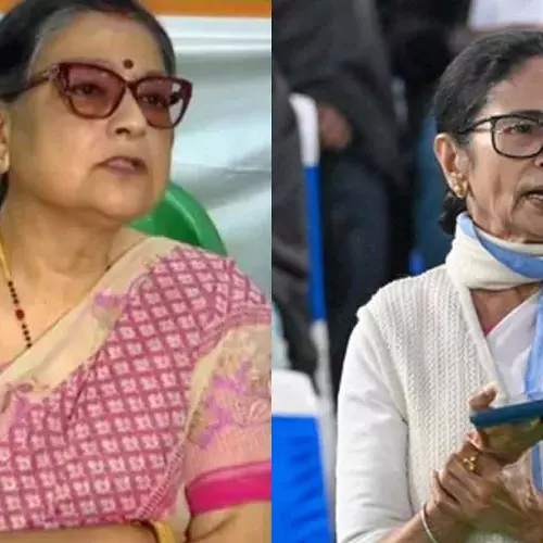 മമതക്ക് വീണ്ടും തിരിച്ചടി; അടുത്ത അനുയായിയും എംപിയുമായ കക്കോലി ദസ്തിദാർ പാർട്ടിവിട്ടു, ബിജെപിയിലേക്കെന്ന് സൂചന