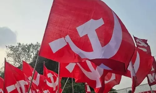 10 വർഷത്തിനുശേഷം പെൻഷൻ ലഭിക്കാത്ത പെരുന്നാൾ, ബക്രീദിന് പോലും പെൻഷൻ ഉറപ്പാക്കാൻ കഴിഞ്ഞില്ല: സിപിഎം 10 വർഷത്തിനുശേഷം പെൻഷൻ ലഭിക്കാത്ത പെരുന്നാൾ, ബക്രീദിന് പോലും പെൻഷൻ ഉറപ്പാക്കാൻ കഴിഞ്ഞില്ല: സിപിഎം