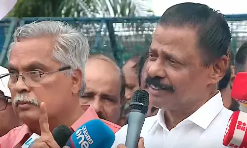 ഓലപ്പാമ്പ് കാട്ടി നരേന്ദ്രമോദി പിണറായി വിജയനെ ഭയപ്പെടുത്തേണ്ട; പിണറായിയെ ഇഡി എന്തുകൊണ്ട് അറസ്റ്റ് ചെയ്യുന്നില്ല എന്ന് ചോദിച്ചത് രാഹുൽ ഗാന്ധിയാണ് - എം.വി ഗോവിന്ദൻ ഓലപ്പാമ്പ് കാട്ടി നരേന്ദ്രമോദി പിണറായി വിജയനെ ഭയപ്പെടുത്തേണ്ട; പിണറായിയെ ഇഡി എന്തുകൊണ്ട് അറസ്റ്റ് ചെയ്യുന്നില്ല എന്ന് ചോദിച്ചത് രാഹുൽ ഗാന്ധിയാണ് - എം.വി ഗോവിന്ദൻ