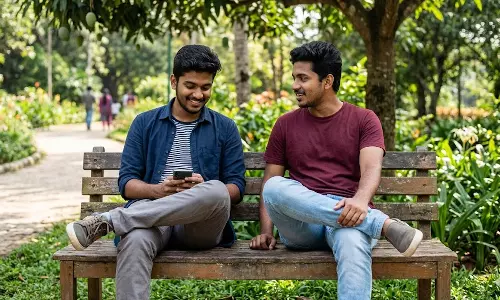 കാലിന്മേൽ കാൽ കയറ്റി ഇരിക്കുന്നത് ആരോഗ്യത്തെ ബാധിക്കുമോ?; സത്യം അറിയാം...