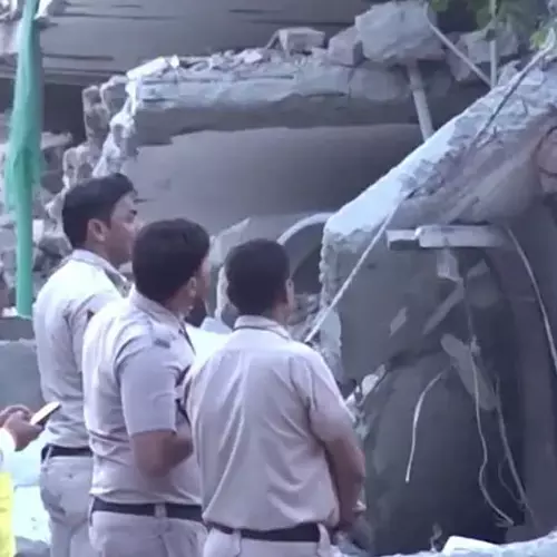 2 deaths in South Delhi Building Collapses