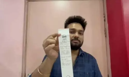 45 ലിറ്റർ ടാങ്കിൽ 52 ലിറ്റർ പെട്രോൾ അടിച്ചു!; പമ്പിലെ തട്ടിപ്പ് പുറത്തു കൊണ്ടുവന്ന് കാറുടമ 45 ലിറ്റർ ടാങ്കിൽ 52 ലിറ്റർ പെട്രോൾ അടിച്ചു!; പമ്പിലെ തട്ടിപ്പ് പുറത്തു കൊണ്ടുവന്ന് കാറുടമ