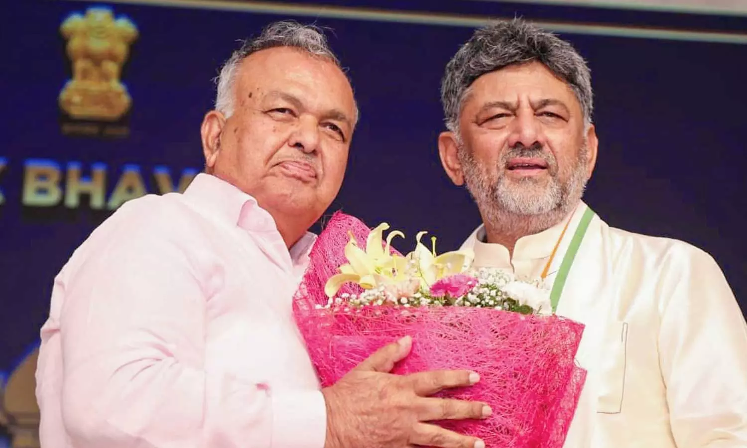 സത്യപ്രതിജ്ഞക്ക് പിന്നാലെ കർണാടക മന്ത്രിസഭയിൽ പൊട്ടിത്തെറി; ജലസേചന മന്ത്രി രാമലിംഗ റെഡ്ഡി രാജിവെച്ചു സത്യപ്രതിജ്ഞക്ക് പിന്നാലെ കർണാടക മന്ത്രിസഭയിൽ പൊട്ടിത്തെറി; ജലസേചന മന്ത്രി രാമലിംഗ റെഡ്ഡി രാജിവെച്ചു