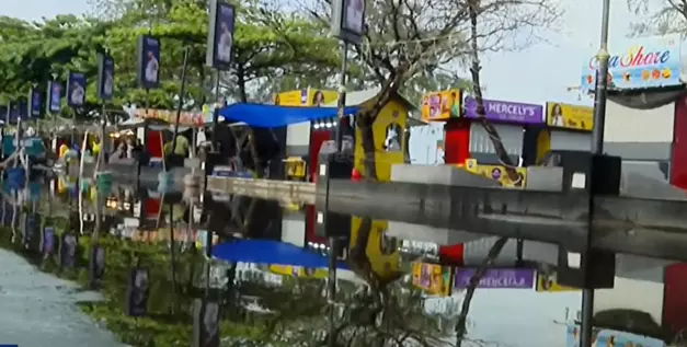 കോഴിക്കോട് ബീച്ച് ഫുഡ് സ്ട്രീറ്റിലെ വെള്ളക്കെട്ട് ; അടിയന്തര നടപടി സ്വീകരിക്കുമെന്ന് മേയര് കോഴിക്കോട് ബീച്ച് ഫുഡ് സ്ട്രീറ്റിലെ വെള്ളക്കെട്ട് ; അടിയന്തര നടപടി സ്വീകരിക്കുമെന്ന് മേയര്