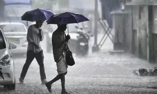 കനത്ത മഴ; സംസ്ഥാനത്ത് നാല് ജില്ലകളിലെ വിദ്യാഭ്യാസ സ്ഥാപനങ്ങൾക്ക് നാളെ അവധി