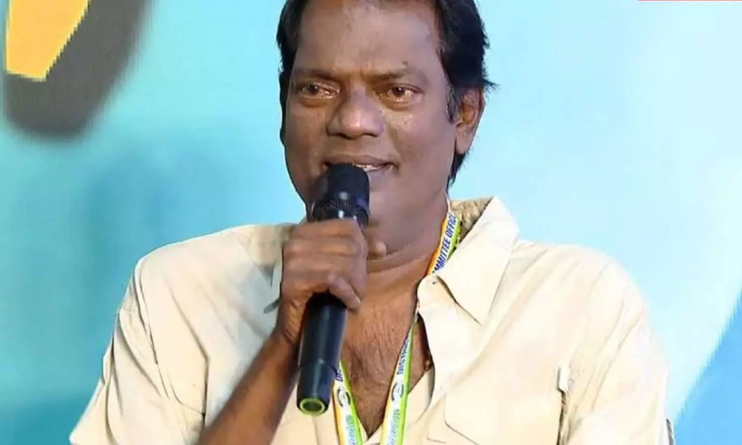 അഞ്ചാം ക്ലാസ് വരെ ഞാൻ മുസ്ലിമായിരുന്നു, പിന്നീട് വിശാല ഹിന്ദുവായി; സലിംകുമാറെന്ന പേരിന് പിന്നിലെ കഥ അഞ്ചാം ക്ലാസ് വരെ ഞാൻ മുസ്ലിമായിരുന്നു, പിന്നീട് വിശാല ഹിന്ദുവായി; സലിംകുമാറെന്ന പേരിന് പിന്നിലെ കഥ