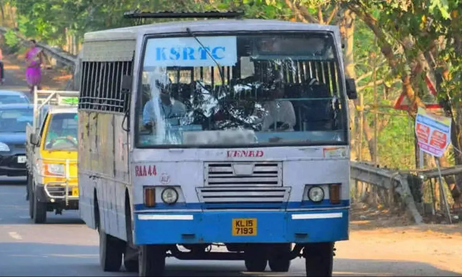സ്ത്രീ സൗജന്യ യാത്രയ്ക്ക് കൂടുതല് ബസുകള് വേണം; സ്വകാര്യ ബസുകള് വാടകയ്ക്ക് എടുക്കാന് കെഎസ്ആർടിസി സ്ത്രീ സൗജന്യ യാത്രയ്ക്ക് കൂടുതല് ബസുകള് വേണം; സ്വകാര്യ ബസുകള് വാടകയ്ക്ക് എടുക്കാന് കെഎസ്ആർടിസി