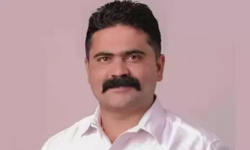 കൗൺസിൽ യോ​ഗത്തിൽ പങ്കെടുക്കുന്നതിൽ നിന്ന് അവധി നൽകണമെന്ന അപേക്ഷ കൗൺസിൽ തള്ളി; പീഡനക്കേസിൽ ജയിലിൽ കഴിയുന്ന പ്രശോഭ് സി.വത്സന് കൗൺസിലർ സ്ഥാനം നഷ്ടമാകും