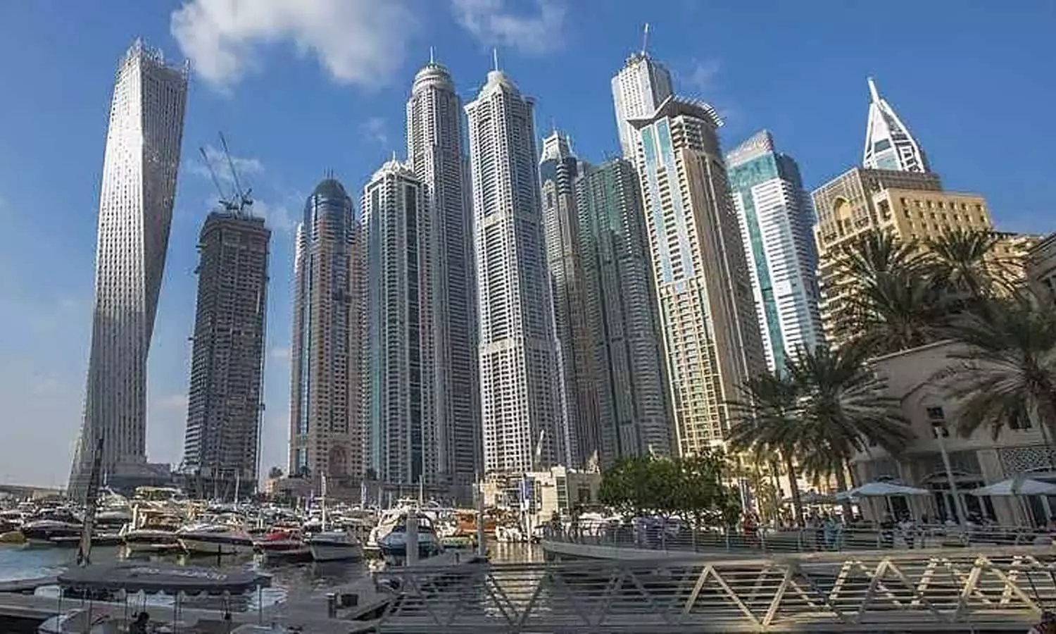 Fog and dust storms likely in various parts of the UAE; temperatures up to 47ºC in interior areas Fog and dust storms likely in various parts of the UAE; temperatures up to 47ºC in interior areas