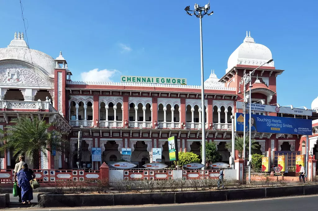 118 വർഷത്തെ പഴക്കം; 842 കോടി രൂപയുടെ വൻ മേക്കോവറിനൊരുങ്ങി ചെന്നൈ എഗ്മൂർ റെയിൽവേ സ്റ്റേഷൻ! 118 വർഷത്തെ പഴക്കം; 842 കോടി രൂപയുടെ വൻ മേക്കോവറിനൊരുങ്ങി ചെന്നൈ എഗ്മൂർ റെയിൽവേ സ്റ്റേഷൻ!
