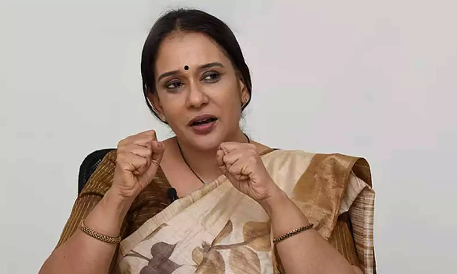 അമ്മയിലെ തർക്കത്തിൽ അപവാദ പ്രചാരണം നടത്തി; യൂട്യൂബ് ചാനലിന് നോട്ടിസ് അയച്ച് മാലാ പാർവതി അമ്മയിലെ തർക്കത്തിൽ അപവാദ പ്രചാരണം നടത്തി; യൂട്യൂബ് ചാനലിന് നോട്ടിസ് അയച്ച് മാലാ പാർവതി