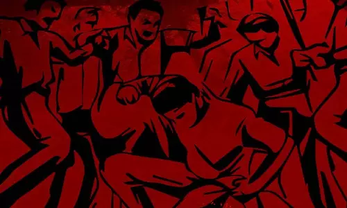 ബംഗാളിൽ ആൾക്കൂട്ട മർദനം; മലയാളി യുവാവ് കൊല്ലപ്പെട്ടു, അഞ്ച് പേര് അറസ്റ്റില് ബംഗാളിൽ ആൾക്കൂട്ട മർദനം; മലയാളി യുവാവ് കൊല്ലപ്പെട്ടു, അഞ്ച് പേര് അറസ്റ്റില്