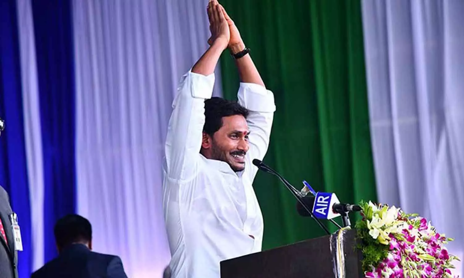 ജഗൻ മോഹൻ റെഡ്ഡി കോൺഗ്രസിലേക്ക് മടങ്ങുമോ? ഡി.കെ ശിവകുമാറിന്റെ മധ്യസ്ഥതയിൽ ചർച്ചകൾ നടക്കുന്നതായി റിപ്പോർട്ട് ജഗൻ മോഹൻ റെഡ്ഡി കോൺഗ്രസിലേക്ക് മടങ്ങുമോ? ഡി.കെ ശിവകുമാറിന്റെ മധ്യസ്ഥതയിൽ ചർച്ചകൾ നടക്കുന്നതായി റിപ്പോർട്ട്