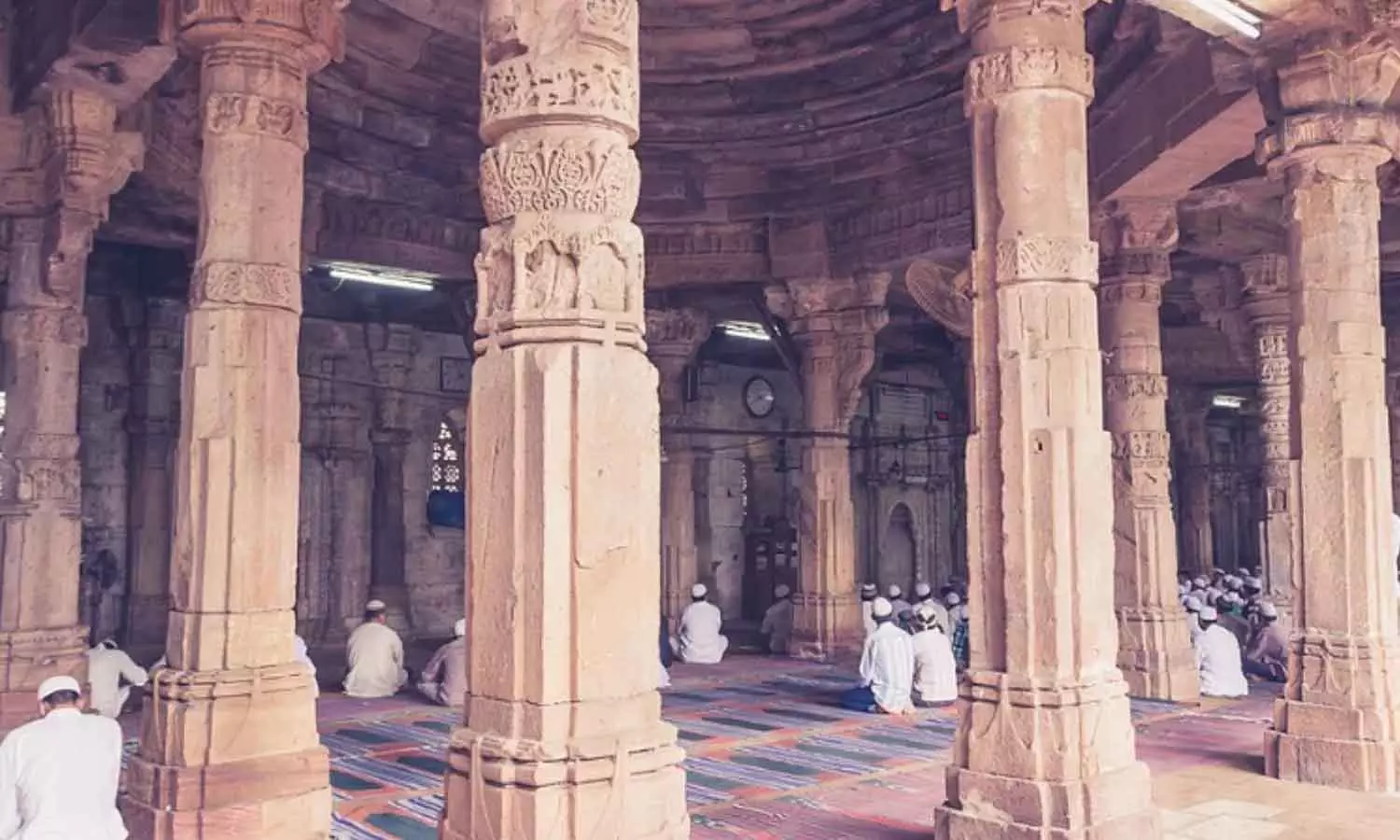 ഗുജറാത്തിലെ ബറൂച്ച് മസ്ജിദില് അവകാശവാദവുമായി ഹിന്ദുത്വ- ജൈന സംഘടനകള്; കലക്ടര്ക്ക് നിവേദനം നല്കി ഗുജറാത്തിലെ ബറൂച്ച് മസ്ജിദില് അവകാശവാദവുമായി ഹിന്ദുത്വ- ജൈന സംഘടനകള്; കലക്ടര്ക്ക് നിവേദനം നല്കി