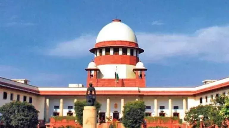 റോഡിൽ മുൻഗണന കാൽനടയാത്രക്കാർക്ക്; സുപ്രധാന വിധിയുമായി സുപ്രിംകോടതി