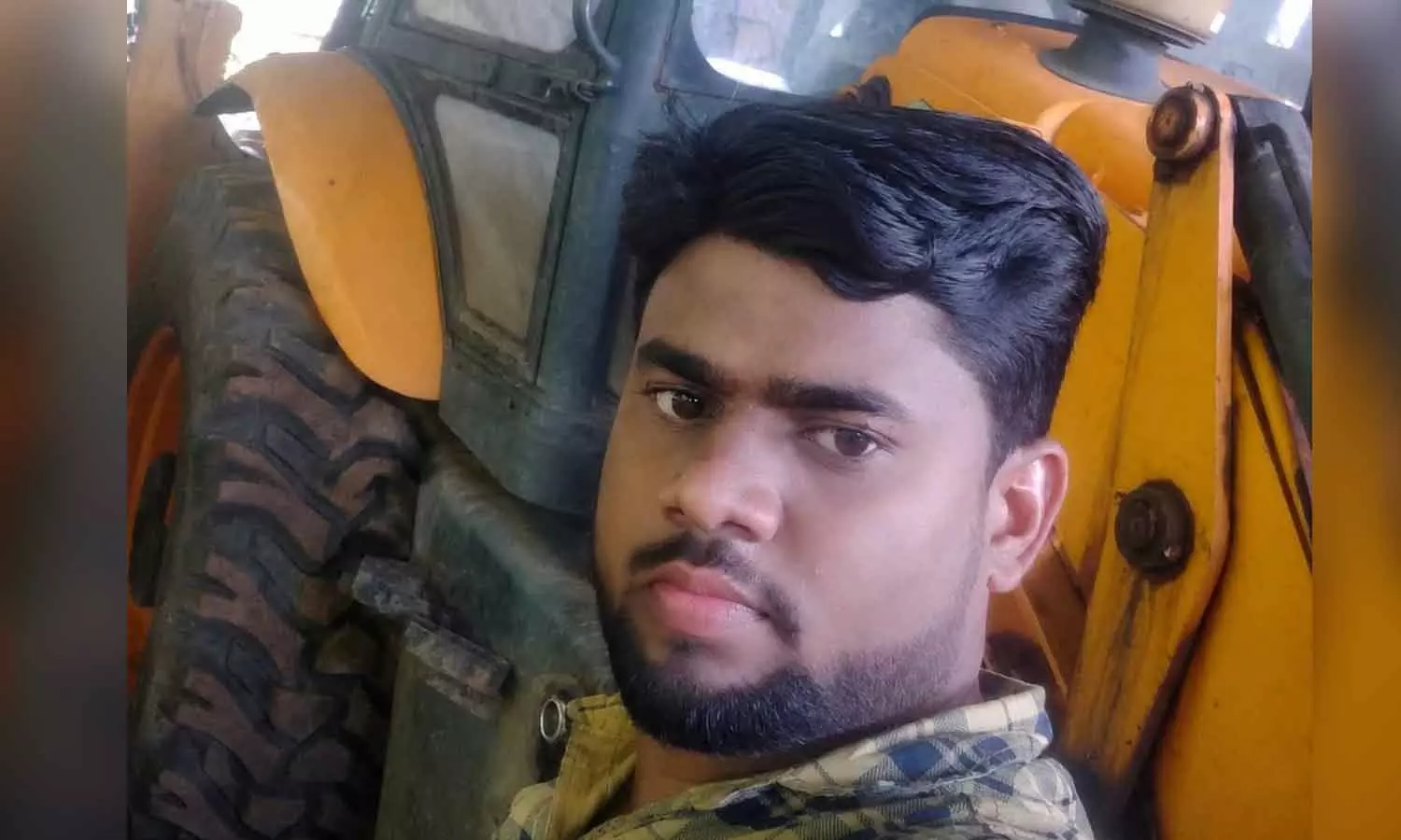 പാലക്കാട്ട് ജെസിബി കഴുകുന്നതിനിടെ മോട്ടോറിൽ നിന്ന് ഷോക്ക് അടിച്ച് യുവാവിന് ദാരുണാന്ത്യം പാലക്കാട്ട് ജെസിബി കഴുകുന്നതിനിടെ മോട്ടോറിൽ നിന്ന് ഷോക്ക് അടിച്ച് യുവാവിന് ദാരുണാന്ത്യം
