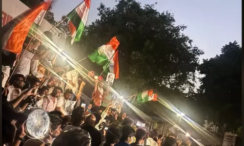 വെള്ളവും വെളിച്ചവും നിഷേധിച്ചിട്ടും പിന്മാറാതെ ഡൽഹിയിൽ പാറ്റകളുടെ സമരം