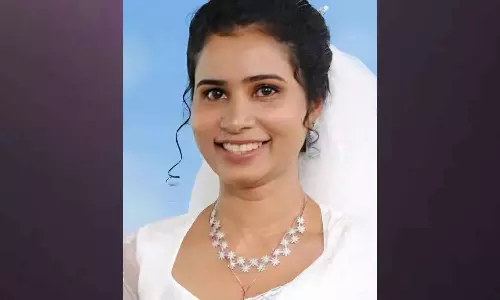 കണ്ണൂർ പൈതൽമലയിൽ ഇടിമിന്നലേറ്റ് യുവതിക്ക് ദാരുണാന്ത്യം കണ്ണൂർ പൈതൽമലയിൽ ഇടിമിന്നലേറ്റ് യുവതിക്ക് ദാരുണാന്ത്യം