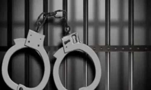 ഭരണിക്കുള്ളിലാക്കിയ നിലയിൽ ഹൃദയം, തലയോട്ടികൾ, മുറിച്ചെടുത്ത കൈപ്പത്തി; മൃതദേഹങ്ങൾ മോഷ്ടിച്ചു കഴിച്ച ആശുപത്രി ജീവനക്കാരൻ പിടിയിൽ