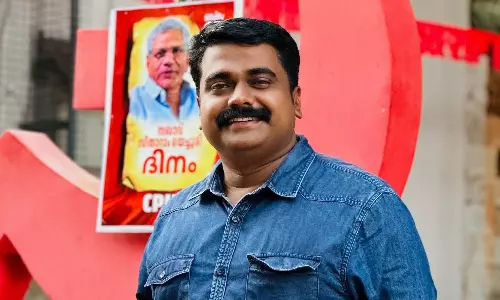 പൊലീസിനെ ബോംബ് എറിഞ്ഞ കേസിൽ ശിക്ഷിക്കപ്പെട്ട പ്രതി ഡിവൈഎഫ്ഐ ജില്ല വൈസ് പ്രസിഡന്റ് പൊലീസിനെ ബോംബ് എറിഞ്ഞ കേസിൽ ശിക്ഷിക്കപ്പെട്ട പ്രതി ഡിവൈഎഫ്ഐ ജില്ല വൈസ് പ്രസിഡന്റ്