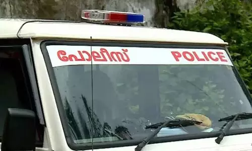 പത്തനംതിട്ടയില് 13 കാരിയെ പീഡിപ്പിച്ച് സഹപാഠികള്; അഞ്ച് പേര്ക്കെതിരെ കേസ്, പ്രതികളിലൊരാള് പെണ്കുട്ടി പത്തനംതിട്ടയില് 13 കാരിയെ പീഡിപ്പിച്ച് സഹപാഠികള്; അഞ്ച് പേര്ക്കെതിരെ കേസ്, പ്രതികളിലൊരാള് പെണ്കുട്ടി