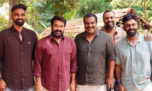 ഹൈപ്പ് കേറി കേറി എങ്ങോട്ടിത് ?; മോഹൻലാൽ-ദിലീഷ് പോത്തൻ സ്വപ്ന കോംബോ വരുന്നു! ഹൈപ്പ് കേറി കേറി എങ്ങോട്ടിത് ?; മോഹൻലാൽ-ദിലീഷ് പോത്തൻ സ്വപ്ന കോംബോ വരുന്നു!