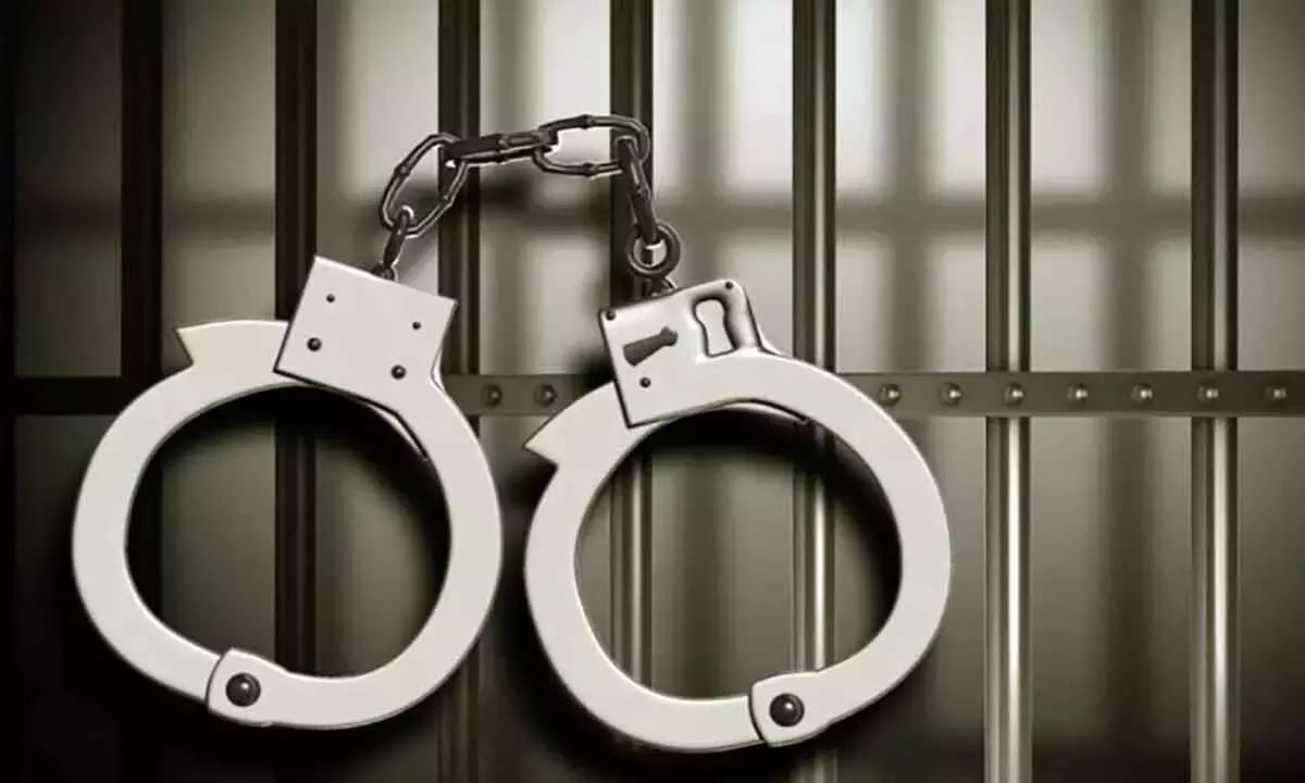 ക്ഷേത്രത്തിരക്കിൽ ദമ്പതികളുടെ 80,000 രൂപ കവർന്ന മൂന്ന് സ്ത്രീകൾ പിടിയിൽ; കുടുക്കിയത് 24 മണിക്കൂറിനുള്ളിൽ ക്ഷേത്രത്തിരക്കിൽ ദമ്പതികളുടെ 80,000 രൂപ കവർന്ന മൂന്ന് സ്ത്രീകൾ പിടിയിൽ; കുടുക്കിയത് 24 മണിക്കൂറിനുള്ളിൽ