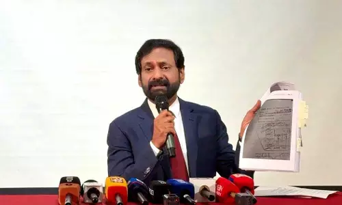 എമിഗ്രേഷൻ ക്ലിയറൻസ്; പ്രവാസികളിൽ നിന്ന് പിരിച്ച കോടികൾ എവിടെ? ഹൈക്കോടതിയെ സമീപിച്ച് ഷാർജയിലെ സാമൂഹിക പ്രവർത്തകൻ