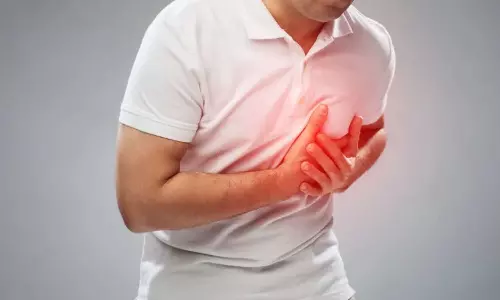 നെഞ്ചുവേദന മാത്രം ഹാർട്ട് അറ്റാക്കിന്റെ ലക്ഷണമല്ല; ‘സൈലന്റ് ഹാർട്ട് അറ്റാക്ക്’ തിരിച്ചറിയാതെ പോകുന്നത് അപകടകരം നെഞ്ചുവേദന മാത്രം ഹാർട്ട് അറ്റാക്കിന്റെ ലക്ഷണമല്ല; ‘സൈലന്റ് ഹാർട്ട് അറ്റാക്ക്’ തിരിച്ചറിയാതെ പോകുന്നത് അപകടകരം