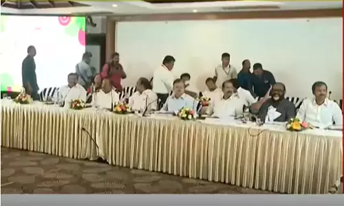 മുഖ്യമന്ത്രി വിളിച്ച എംപിമാരുടെ യോഗത്തിൽ തർക്കം; പി.വി അബ്ദുൽ വഹാബ് എംപി ഇറങ്ങിപ്പോയി