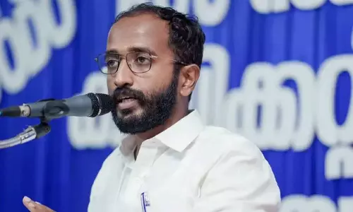 സമരം ചെയ്യാൻ ഇങ്ങോട്ട് വിളിച്ചവർ ഇപ്പോൾ ഫോൺ എടുക്കാത്തത് തെറ്റായ പ്രവണത; സർക്കാരിനെതിരെ പരസ്യ വിമർശനവുമായി കെഎസ്യു സമരം ചെയ്യാൻ ഇങ്ങോട്ട് വിളിച്ചവർ ഇപ്പോൾ ഫോൺ എടുക്കാത്തത് തെറ്റായ പ്രവണത; സർക്കാരിനെതിരെ പരസ്യ വിമർശനവുമായി കെഎസ്യു