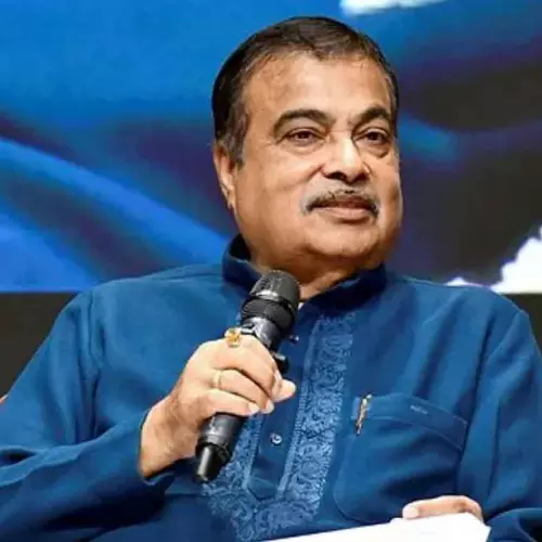 എഥനോൾ ചേർത്ത ഇന്ധനം മൈലേജ് കുറയ്ക്കുമെന്ന് സമ്മതിച്ച് കേന്ദ്രമന്ത്രി നിതിൻ ഗഡ്കരി