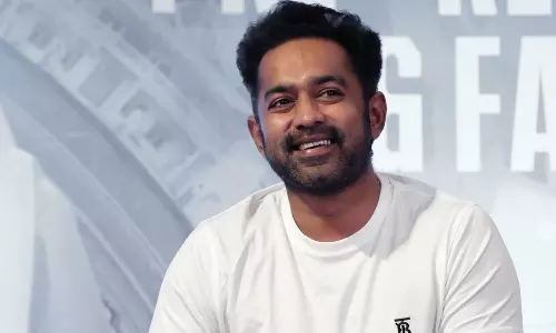 സമരം ചെയ്യുന്ന വിദ്യാർഥികൾ നാടിന്റെ വാഗ്ദാനം; അവർക്ക് പറയാനുള്ളത് കേൾക്കൽ ഭരണകൂടത്തിന്റെ ഉത്തരവാദിത്തം, അവർക്കൊപ്പം അണിചേരേണ്ടത് പൊതുസമൂഹത്തിൻ്റെ കടമ: ആസിഫ് അലി