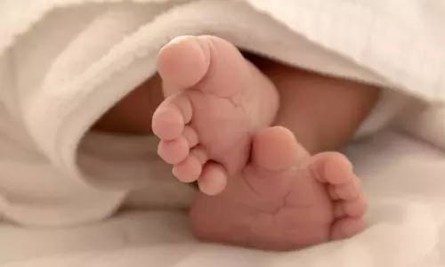 കോഴിക്കോട് മെഡിക്കൽ കോളേജിൽ നവജാത ശിശുവിനെ ഉപേക്ഷിച്ച് അമ്മ കടന്നതായി പരാതി; പൊലീസ് അന്വേഷണം ആരംഭിച്ചു