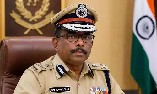 ഗൺമാൻമാരുടെ മർദനക്കേസ് അട്ടിമറി; എം.ആർ അജിത്കുമാർ സെൻട്രൽ അഡ്മിനിസ്ട്രേറ്റീവ് ട്രിബ്യൂണലിനെ സമീപിച്ചേക്കും ഗൺമാൻമാരുടെ മർദനക്കേസ് അട്ടിമറി; എം.ആർ അജിത്കുമാർ സെൻട്രൽ അഡ്മിനിസ്ട്രേറ്റീവ് ട്രിബ്യൂണലിനെ സമീപിച്ചേക്കും