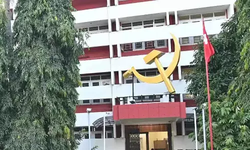 തിരുത്തൽ കടുപ്പിക്കാൻ സിപിഎം; വിശാല സംസ്ഥാന കമ്മിറ്റിക്ക് ശേഷം നേതൃമാറ്റത്തിന് സാധ്യത തിരുത്തൽ കടുപ്പിക്കാൻ സിപിഎം; വിശാല സംസ്ഥാന കമ്മിറ്റിക്ക് ശേഷം നേതൃമാറ്റത്തിന് സാധ്യത