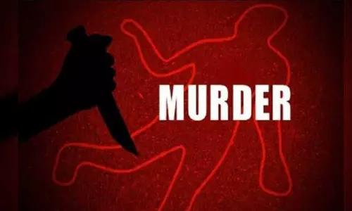 തിരുവനന്തപുരം വഞ്ചിയൂർ കൊലപാതകം: പ്രതികൾ സഞ്ചരിച്ച വാഹനം കണ്ടെത്തി; കാറിൽ മൂന്ന് വെട്ടുകത്തികളും മദ്യക്കുപ്പികളും തിരുവനന്തപുരം വഞ്ചിയൂർ കൊലപാതകം: പ്രതികൾ സഞ്ചരിച്ച വാഹനം കണ്ടെത്തി; കാറിൽ മൂന്ന് വെട്ടുകത്തികളും മദ്യക്കുപ്പികളും