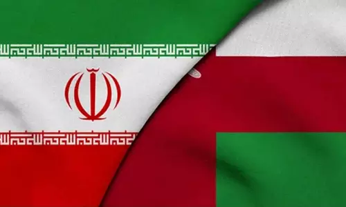 Progress in Iran-Oman talks regarding the Strait of Hormuz; Trump says attacks have been halted, while Iran confirms a stop to retaliatory actions. Progress in Iran-Oman talks regarding the Strait of Hormuz; Trump says attacks have been halted, while Iran confirms a stop to retaliatory actions.