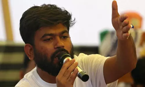 മുത്തശ്ശിയുടെ മരണകാരണം അന്വേഷിക്കാന് ഫോണ് ആവശ്യപ്പെട്ടിട്ടും നല്കിയില്ല; ഡല്ഹി പൊലീസിനെതിരെ ദീപ്കെ മുത്തശ്ശിയുടെ മരണകാരണം അന്വേഷിക്കാന് ഫോണ് ആവശ്യപ്പെട്ടിട്ടും നല്കിയില്ല; ഡല്ഹി പൊലീസിനെതിരെ ദീപ്കെ