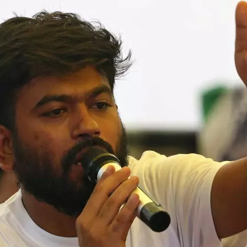 മുത്തശ്ശിയുടെ മരണകാരണം അന്വേഷിക്കാന് ഫോണ് ആവശ്യപ്പെട്ടിട്ടും നല്കിയില്ല; ഡല്ഹി പൊലീസിനെതിരെ ദീപ്കെ