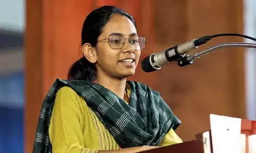  പൊലീസ് തന്റെ ഫോൺ ചോർത്തുന്നു; സർക്കാർ ബയോമെട്രിക് സംവിധാനം ഉപയോഗിച്ച് വിദ്യാർഥികളുടെ വിവരങ്ങൾ ശേഖരിച്ചു- ഐഷി ഘോഷ്
