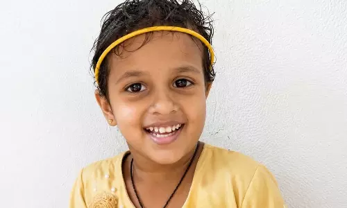 വീട്ടുപറമ്പിൽ കളിച്ചുകൊണ്ടിരിക്കെ തോട്ടിൽ വീണ് അഞ്ചുവയസുകാരിക്ക് ദാരുണാന്ത്യം