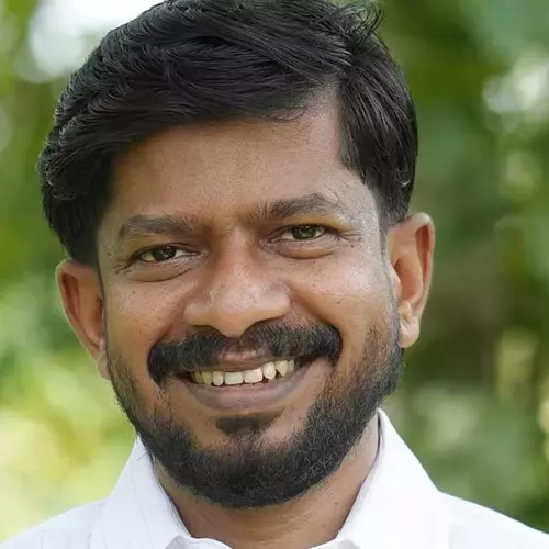 ഓണക്കാല ഉത്സവബത്ത വർധിപ്പിച്ചു; ആധാരം എഴുത്തുകാർ, പകർപ്പെഴുത്ത്, സ്റ്റാമ്പ് അംഗങ്ങൾക്ക് 6000 രൂപയാകും