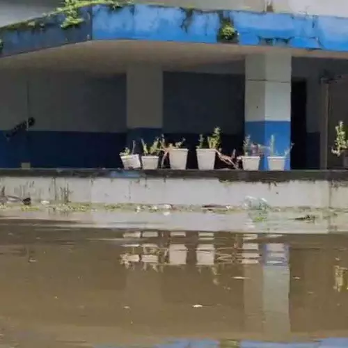 മഴയുടെ സാധ്യതയും ശക്തിയും പ്രവചിച്ച് കരുതലുകൾ സ്വീകരിക്കാൻ നിർദേശം നൽകുന്ന സ്ഥാപനവും വെള്ളത്തിൽ മുങ്ങി