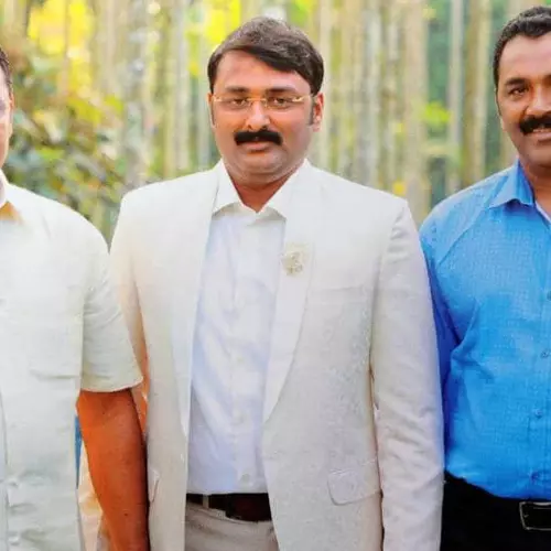 മുട്ടില് മരം മുറി: അഗസ്റ്റിന് സഹോദരങ്ങള്ക്ക് വാറൻ്റ്